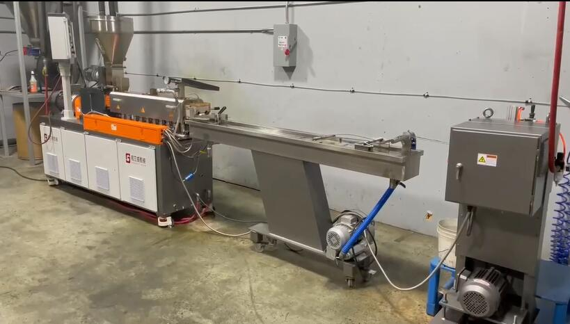 GTE-25 Micro Lab 双螺杆挤出机 in India