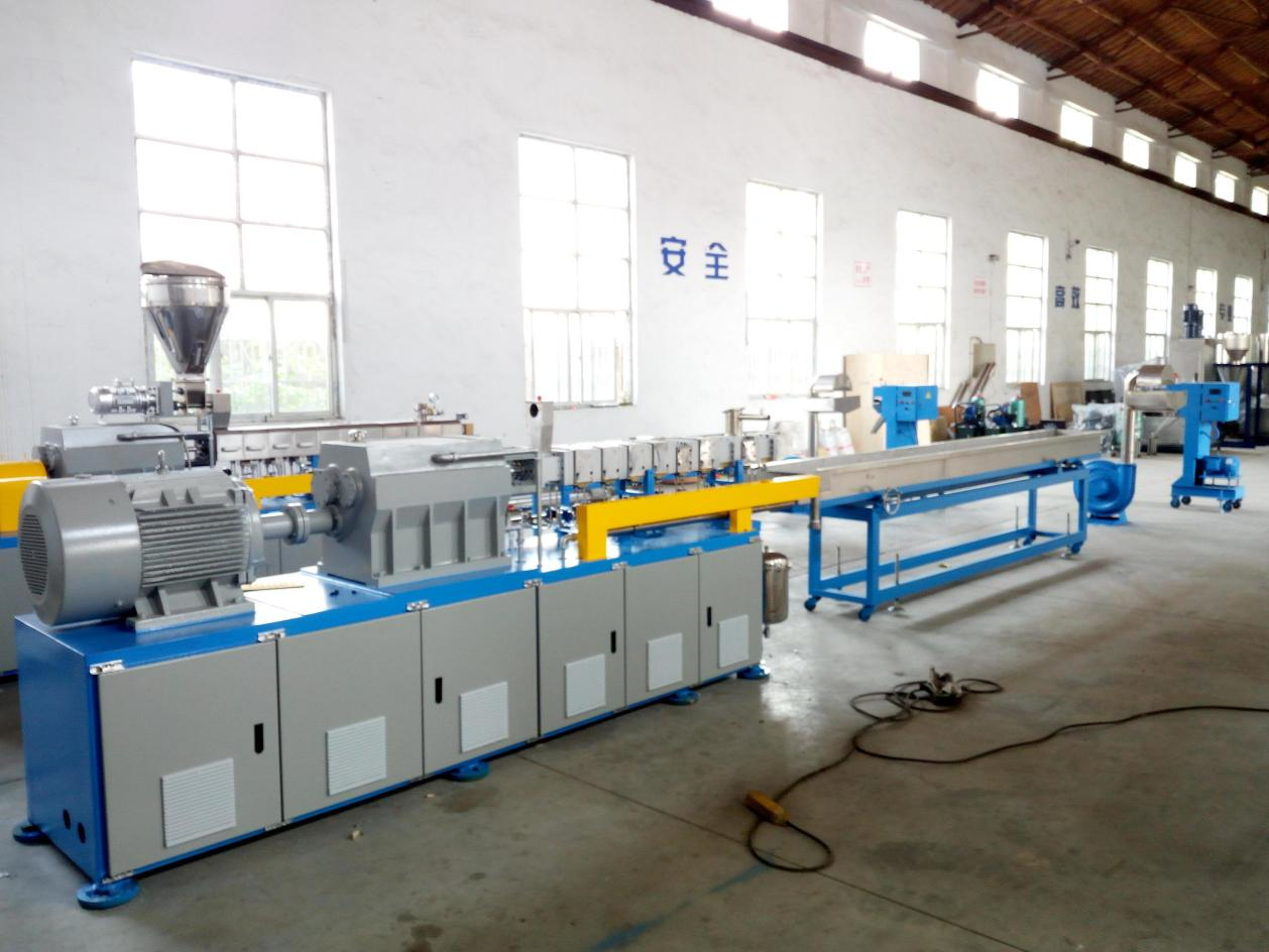 GTE-35B-lab-twin-screw-造粒-线-in-Japan