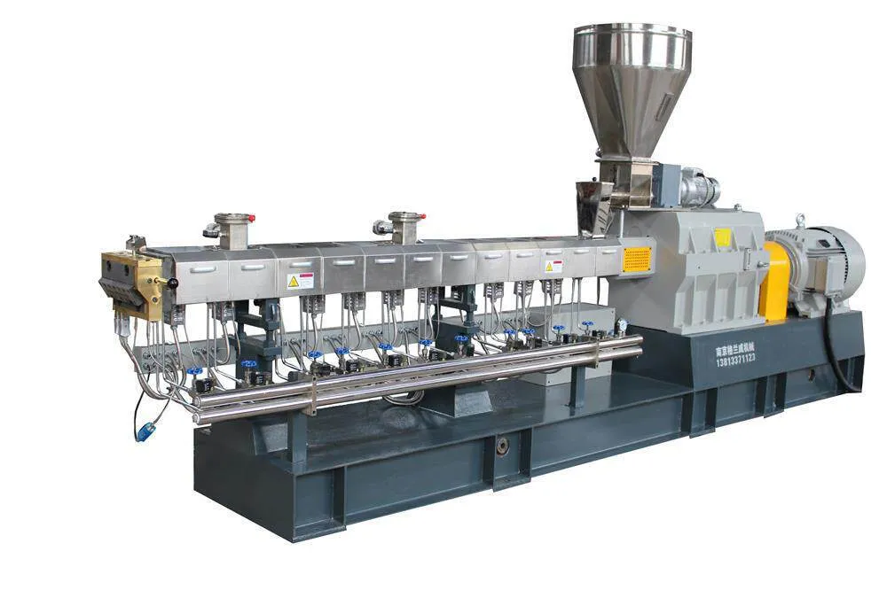 twin screw extruder